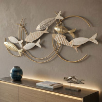 Panel dekoracyjny 3D z rybami z metalu wielokolorowy 142,9x5x61,6 cm