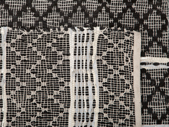 Dywan skórzany 80 x 150 cm czarny z beżowym FEHIMLI, 223034